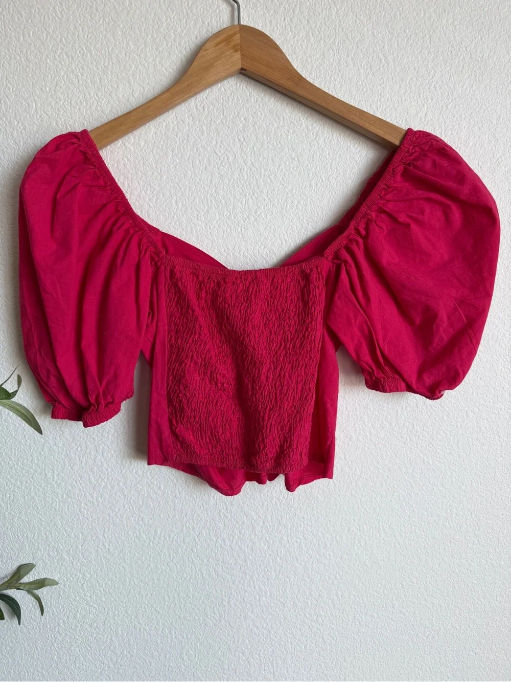 Sim & Sam Hot Pink Smocked Puff Sleeve Barbiecore Crop Top Women’s Size Small